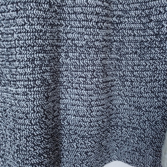 2 Sweaters size medium pale mint & black/white - Picture 3 of 5